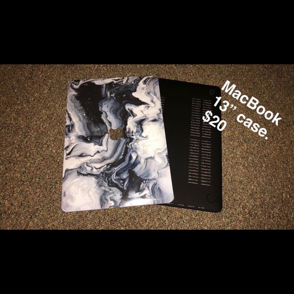 Mac book 13” Black and White Marble case